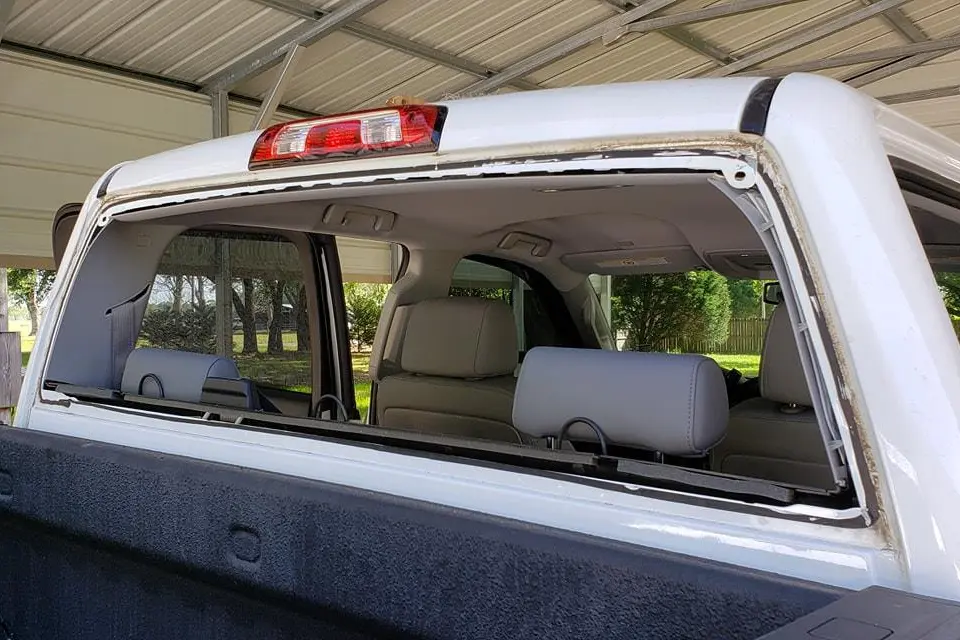 How To Clean The Interior Of Auto Glass Windshield